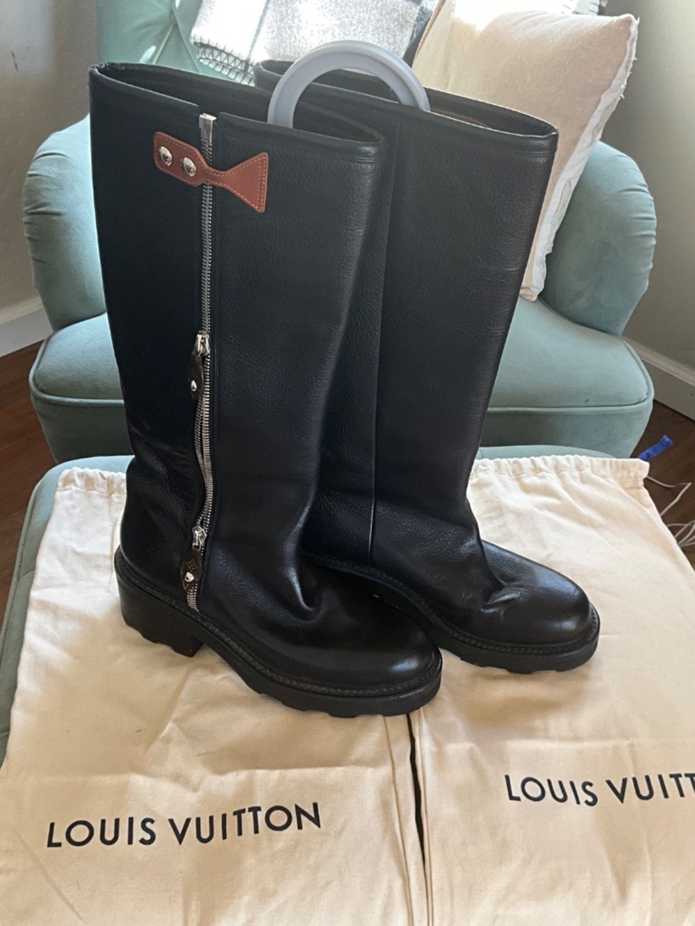 Louis Vuitton boots / LV BEAUBOURG HIGH BOOT - Picture 3 of 9